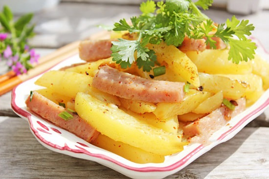 Bật mí 3 công thức chế biến món khoai tây xào ngon đúng điệu