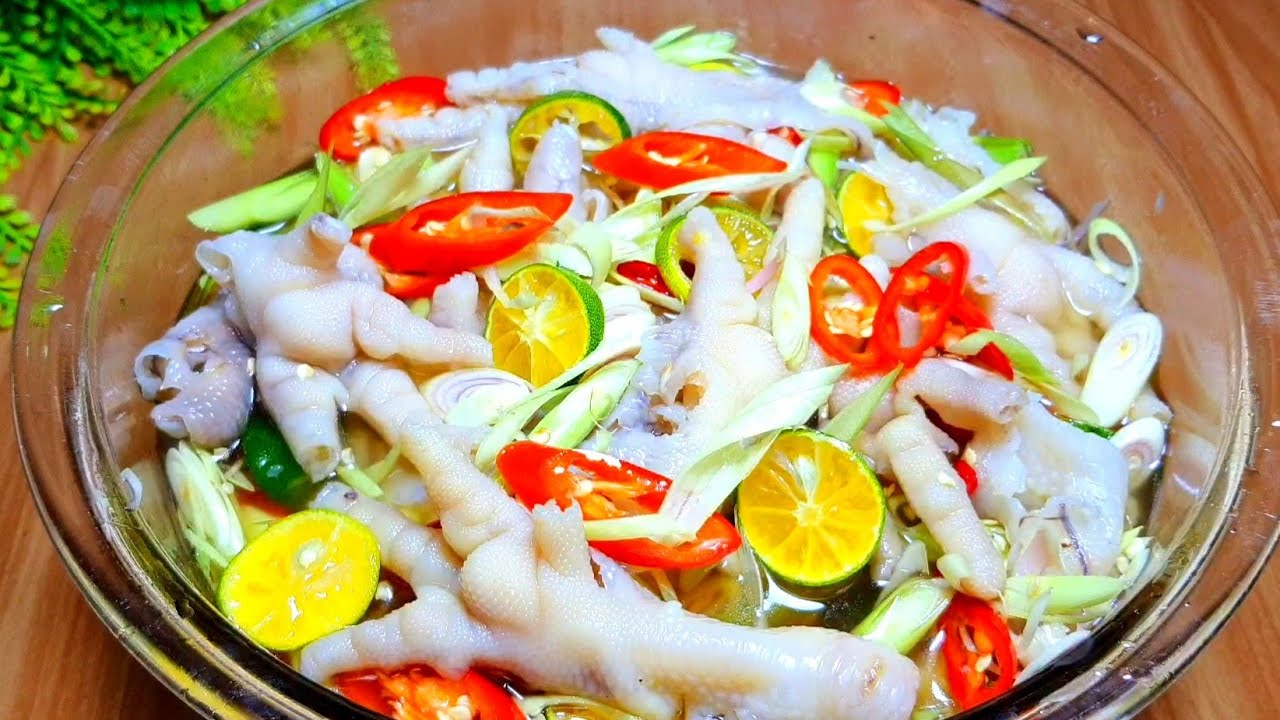 Chân gà rút xương trộn sả tắc